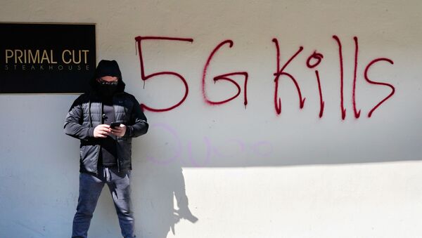 Графити на стене: 5G убивает - Sputnik Azərbaycan