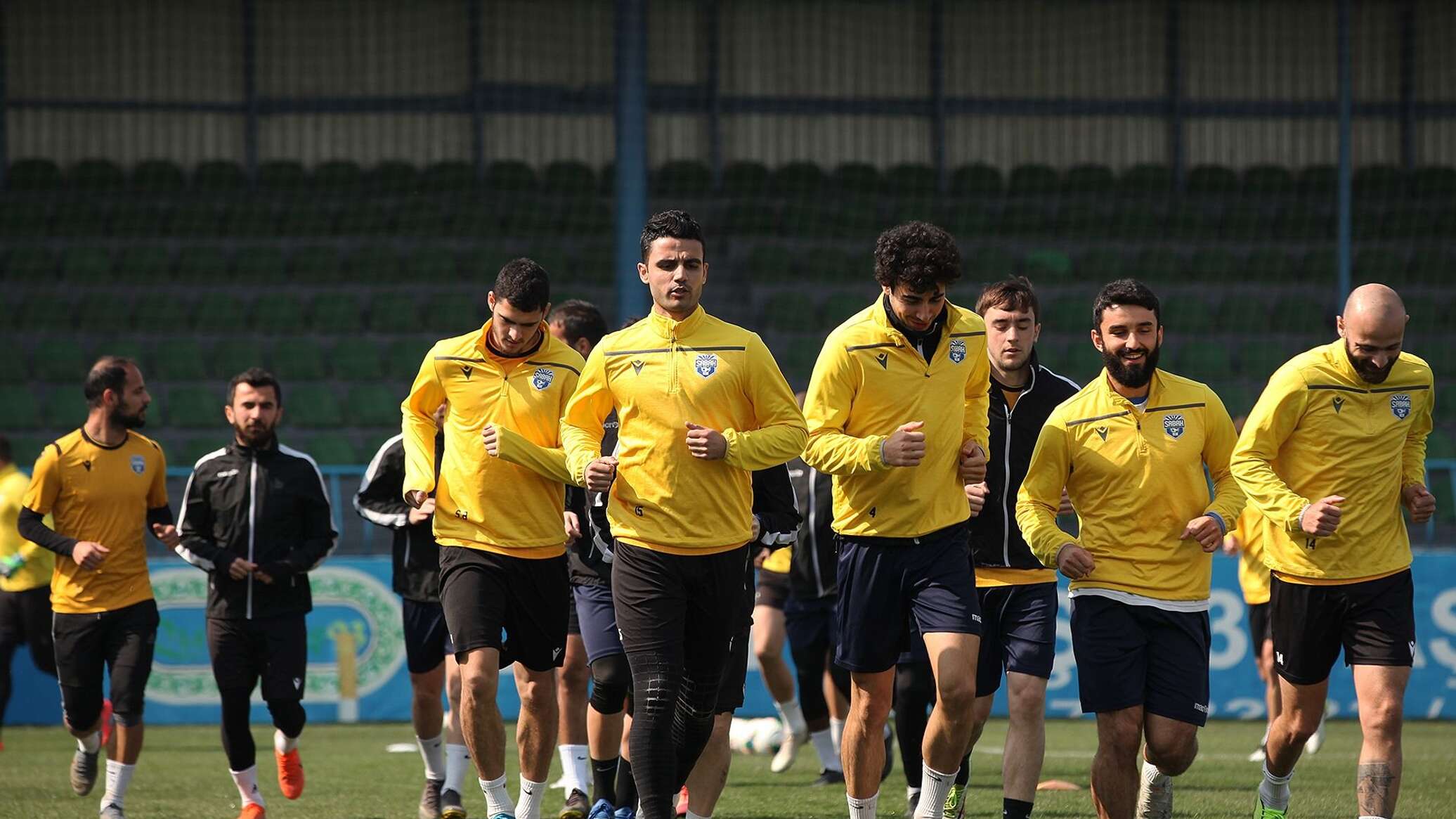 Тренер азербайджана по футболу. Азербайджан футбол. Qarabag FK. Футболисты сабы. Qarabag FK Ekran foto.