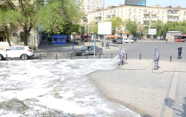 Дезинфекция улиц в Баку - Sputnik Азербайджан