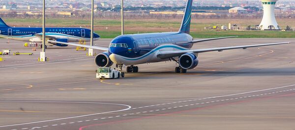 Пассажирский самолет AZAL, фото из архива Пассажирский самолет AZAL, фото из архива - Sputnik Азербайджан