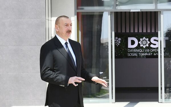 Президент Азербайджана Ильхам Алиев и первая леди Мехрибан Алиева приняли участие в открытии Центра DOST №3 - Sputnik Азербайджан