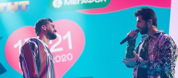 Эльман Зейналов и JONY (Джахид Гусейнли) на фестивале VK Fest Эльман Зейналов и JONY (Джахид Гусейнли) на фестивале VK Fest - Sputnik Азербайджан