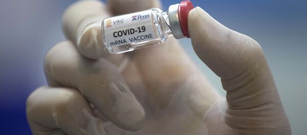 Вакцина от COVİD-19, фото из архива Вакцина от COVİD-19, фото из архива - Sputnik Азербайджан