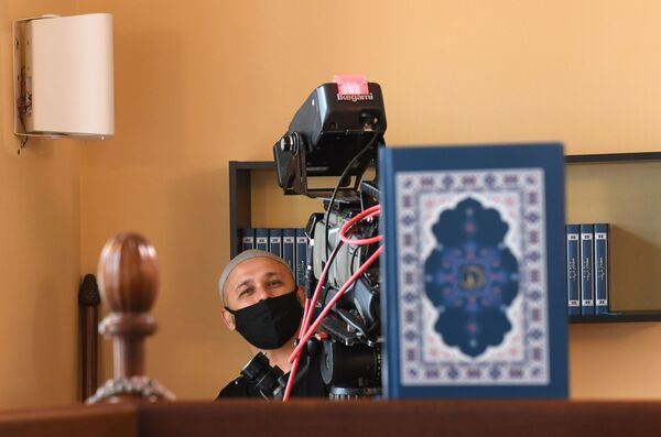 Прямая трансляция праздничного вагаза в Галеевской мечети в Казани - Sputnik Azərbaycan