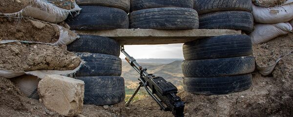 Боевая позиция армянский военнослужащих, фото из архива Боевая позиция армянский военнослужащих, фото из архива - Sputnik Азербайджан