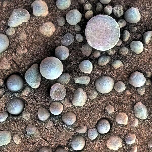 Маленькие сферулы на поверхности Марса  - Sputnik Азербайджан