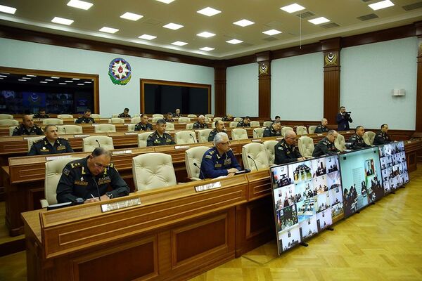 Закир Гасанов собрал весь руководящий состав армии Азербайджана Закир Гасанов собрал весь руководящий состав армии Азербайджана - Sputnik Азербайджан