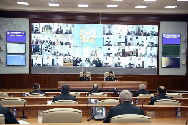 Закир Гасанов собрал весь руководящий состав армии Азербайджана Закир Гасанов собрал весь руководящий состав армии Азербайджана - Sputnik Азербайджан