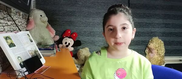 Сначала было тяжело, а теперь все по расписанию – опрос среди азербайджанских школьников Сначала было тяжело, а теперь все по расписанию – опрос среди азербайджанских школьников - Sputnik Азербайджан