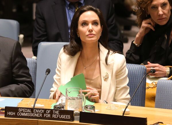 Актриса Анджелина Джоли на сессии Совбеза ООН  - Sputnik Azərbaycan