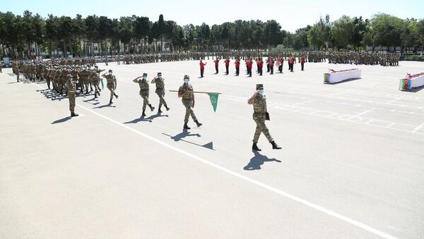 Церемония принятия Военной присяги в учебных частях и подразделениях Азербайджанской Армии - Sputnik Azərbaycan