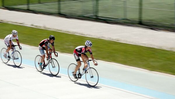 Велосипедисты - первые: в Баку прошли спортивные соревнования  - Sputnik Азербайджан