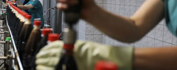 Работа завода безалкогольных напитков - Sputnik Азербайджан