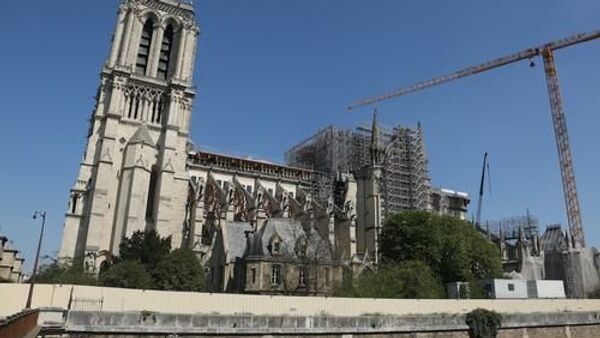 Начался последний этап спасения парижского собора - Sputnik Азербайджан