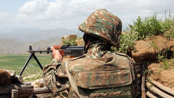Боевая позиция армянский военнослужащих, фото из архива  - Sputnik Азербайджан