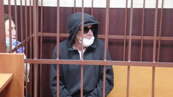 Актёр Михаил Ефремов во время избрания меры пресечения в Таганском суде Москвы - Sputnik Азербайджан