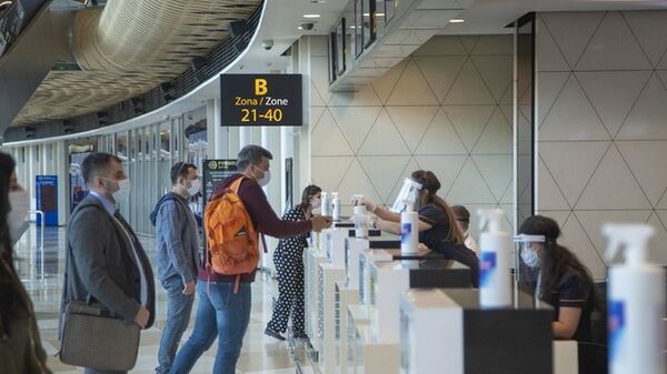 Стойка регистрации пассажиров в аэропорту Гейдар Алиев, фото из архива - Sputnik Азербайджан