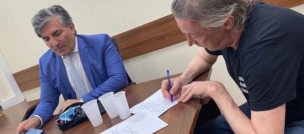 Азербайджанский адвокат Михаила Ефремова Эльман Пашаев - Sputnik Азербайджан