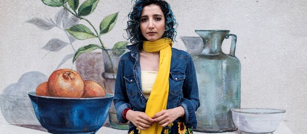 Работа иранского фотографа Shiva Khademi Поклонницы цвета, вошедшая в шорт-лист конкурса имени Андрея Стенина в категории «Портрет. Герой нашего времени. Серия фотографий» Работа иранского фотографа Shiva Khademi Поклонницы цвета, вошедшая в шорт-лист конкурса имени Андрея Стенина в категории «Портрет. Герой нашего времени. Серия фотографий» - Sputnik Азербайджан
