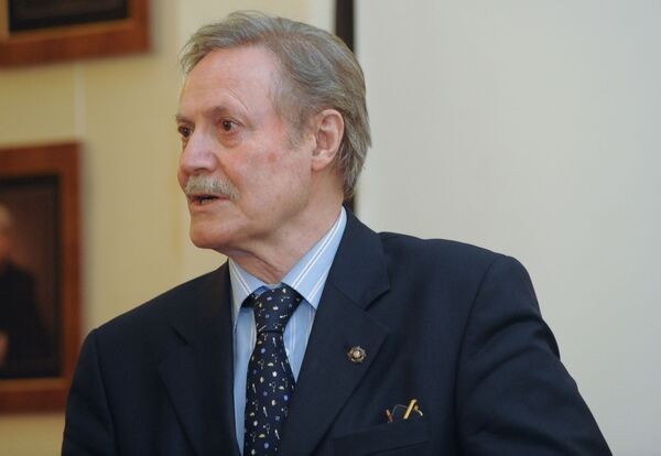Юрий Соломин: от адъютанта до министра культуры - Sputnik Азербайджан