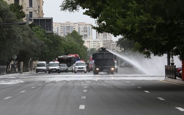 Дезинфекция улиц в Баку - Sputnik Азербайджан