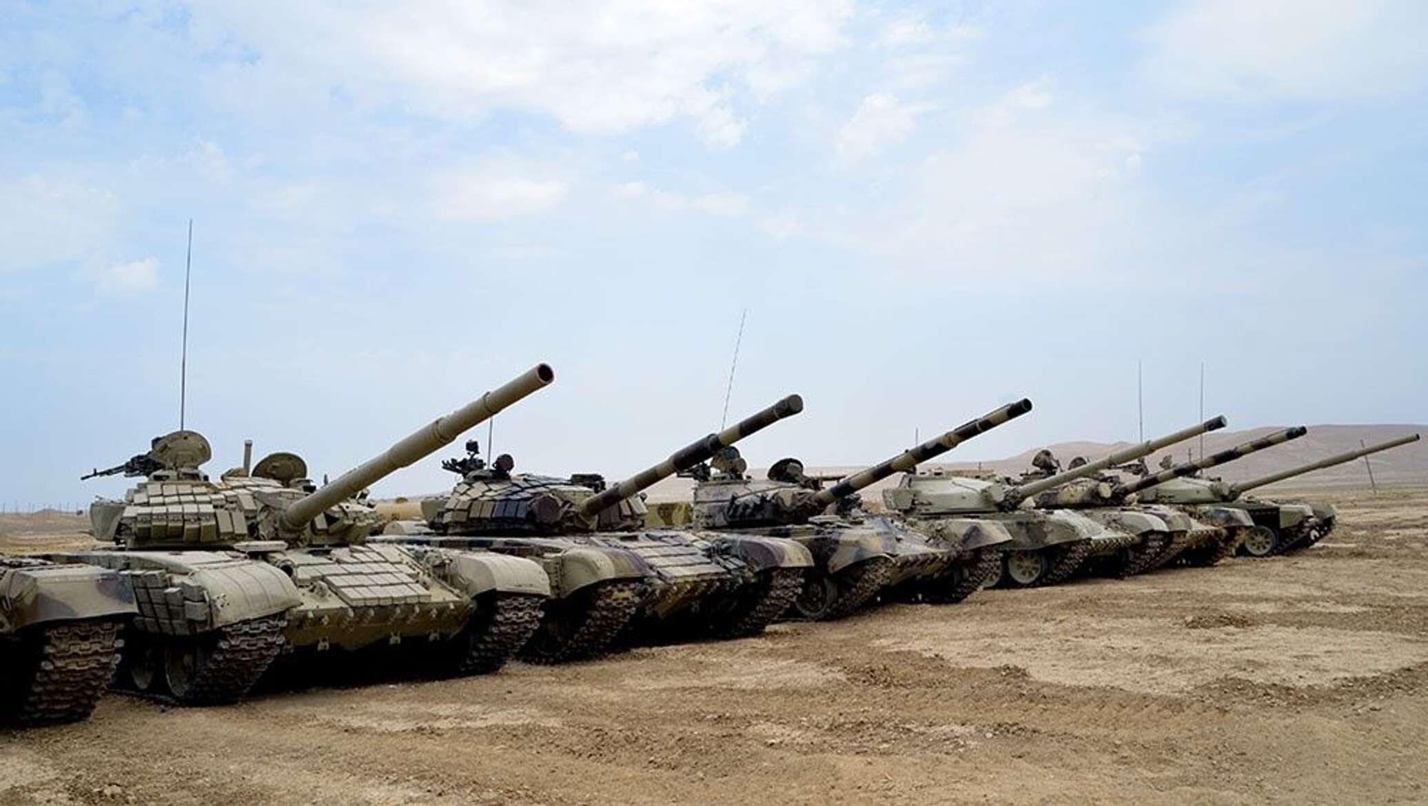 Побольше танки. T-72 танк Марокко. Танки Азербайджана 2020. Танковые подразделения. Танковые войска Азербайджана.