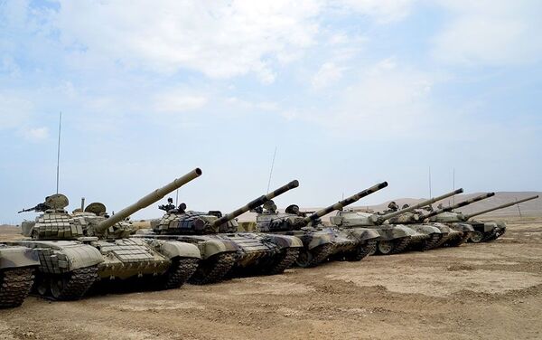 Танковый экипаж Вооруженных сил Азербайджана - Sputnik Азербайджан