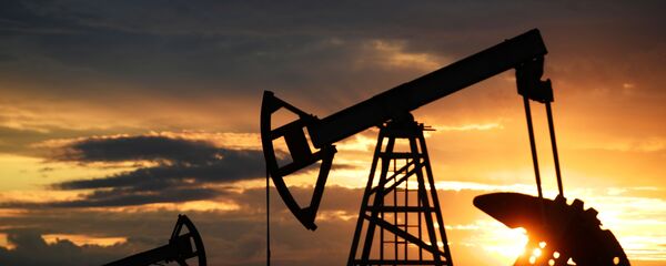 Работа нефтяных станков - качалок - Sputnik Азербайджан