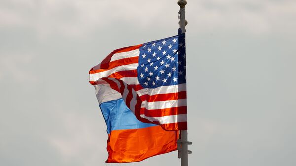 Флаги США и России, фото из архива - Sputnik Azərbaycan