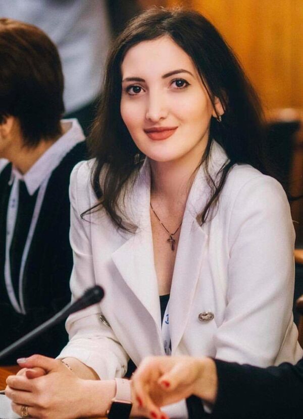 Любовь, карьера и победа над болезнью: что дает молодежи учеба в России? Любовь, карьера и победа над болезнью: что дает молодежи учеба в России? - Sputnik Азербайджан