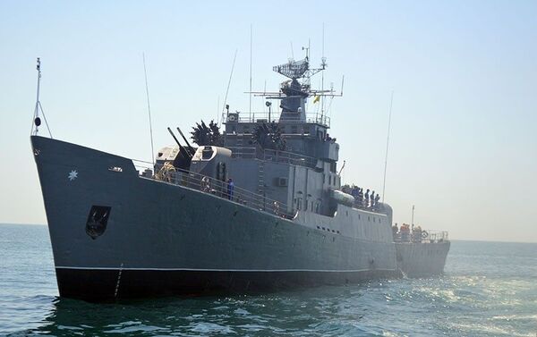 Экипаж сторожевого корабля провел тренировки с боевой стрельбой - Sputnik Азербайджан