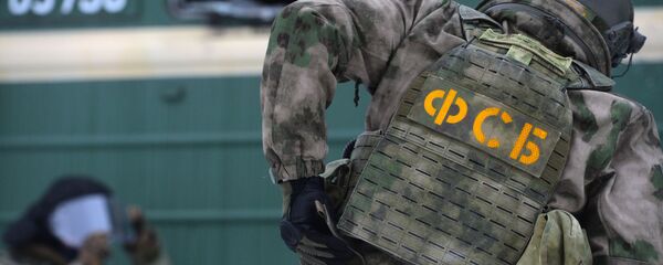 Сотрудник оперативного штаба ФСБ Сотрудник оперативного штаба ФСБ - Sputnik Азербайджан