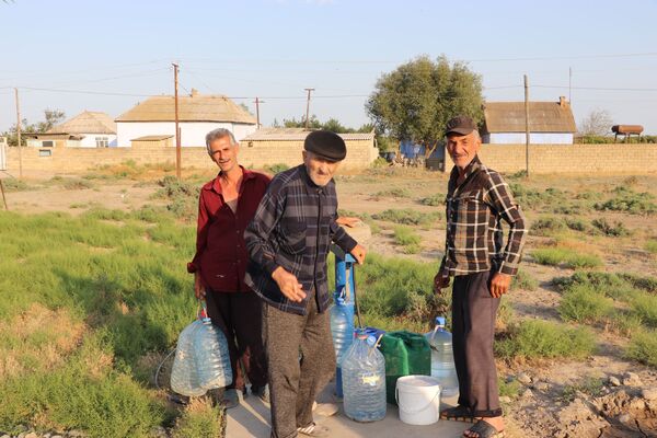 Что хуже - коронавирус или жажда: репортаж из Нефтчалы Что хуже - коронавирус или жажда: репортаж из Нефтчалы - Sputnik Азербайджан
