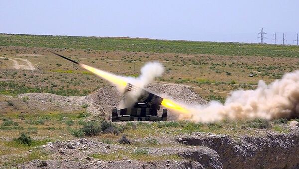  Учения реактивно ракетно-артиллерийских подразделений Отдельной общевойсковой армии - Sputnik Azərbaycan