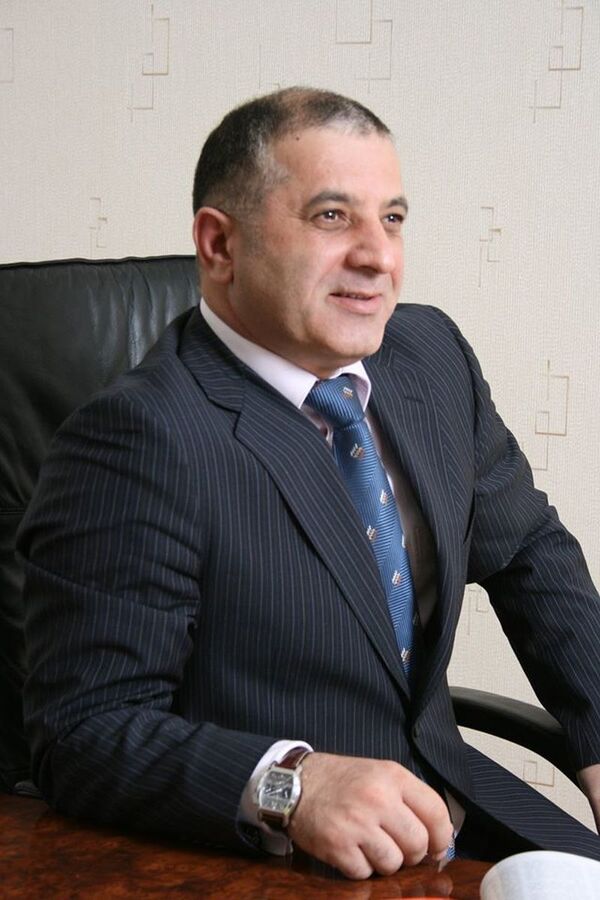 Бывший глава Zaminbank присвоил 16 миллионов манатов Бывший глава Zaminbank присвоил 16 миллионов манатов - Sputnik Азербайджан